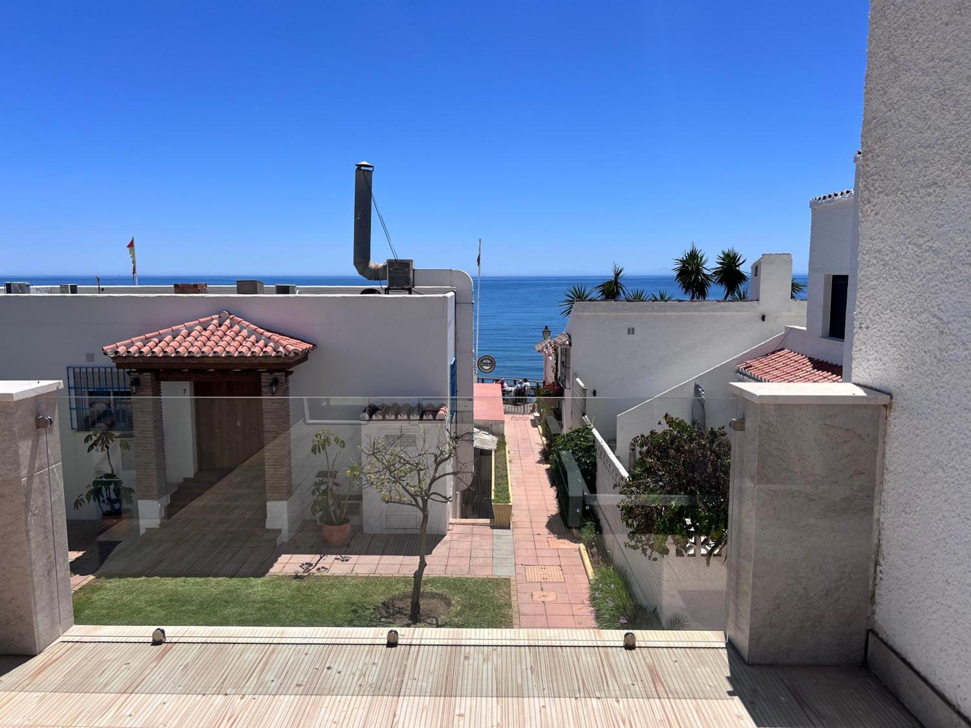 Pirata Bungalow Sea Front Estepona Exterior foto